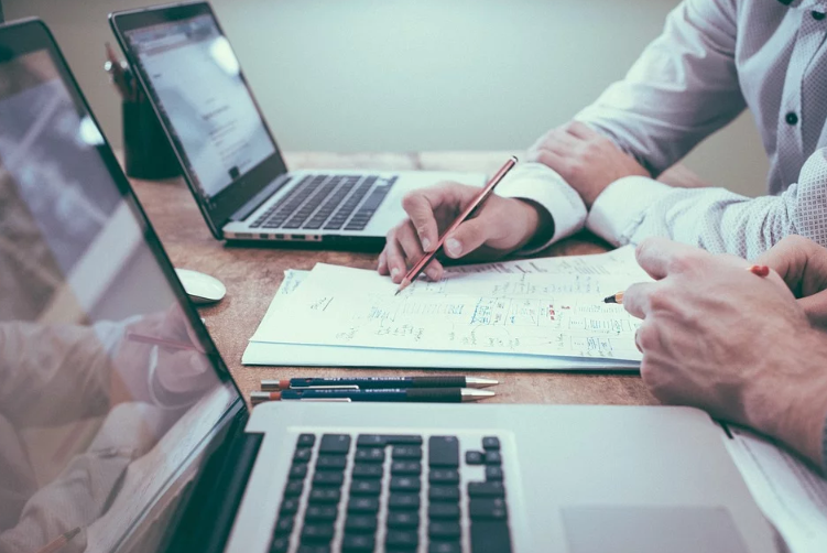 How to Outsource Projects Successfully